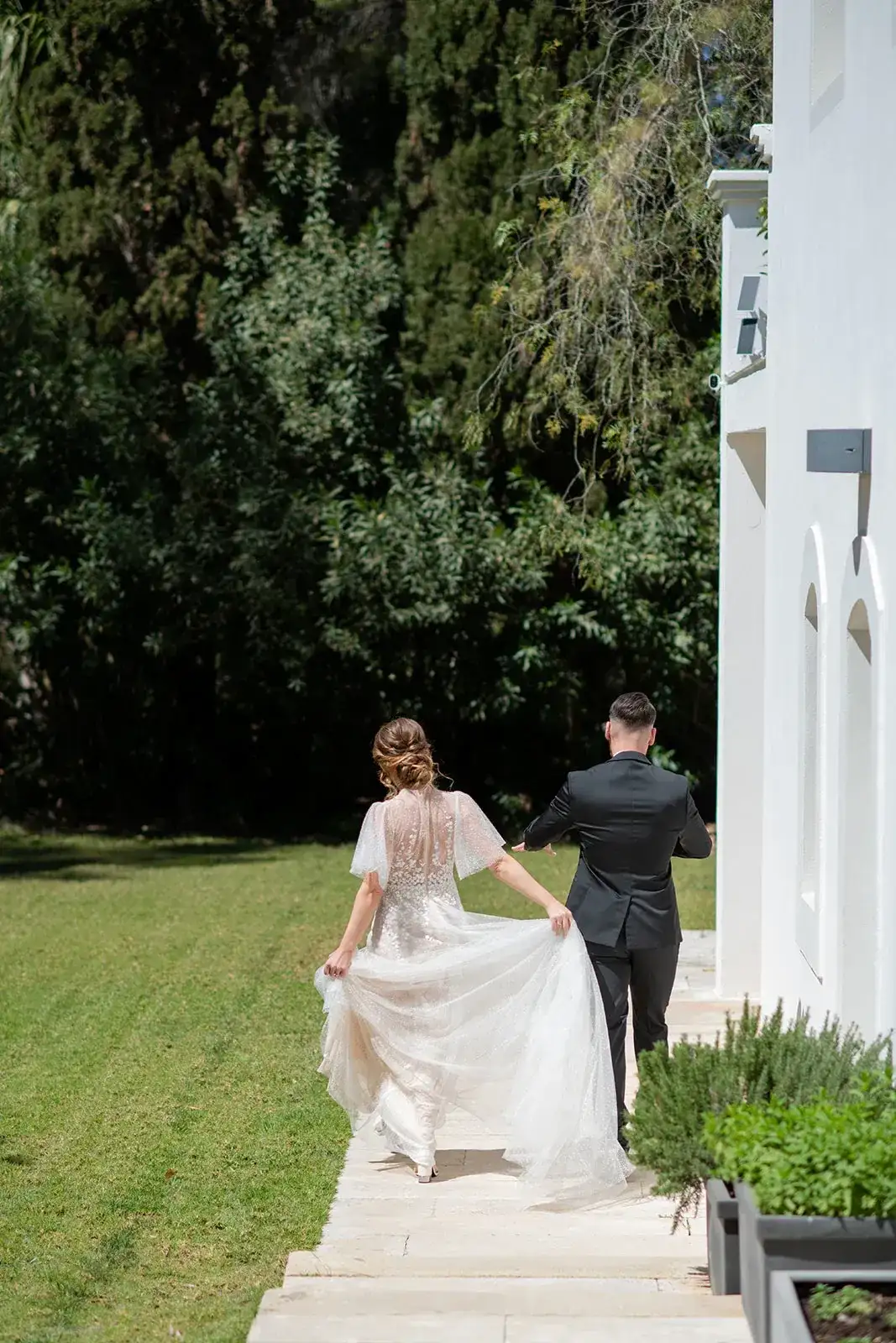 Heading into the garden, spring styled shoot