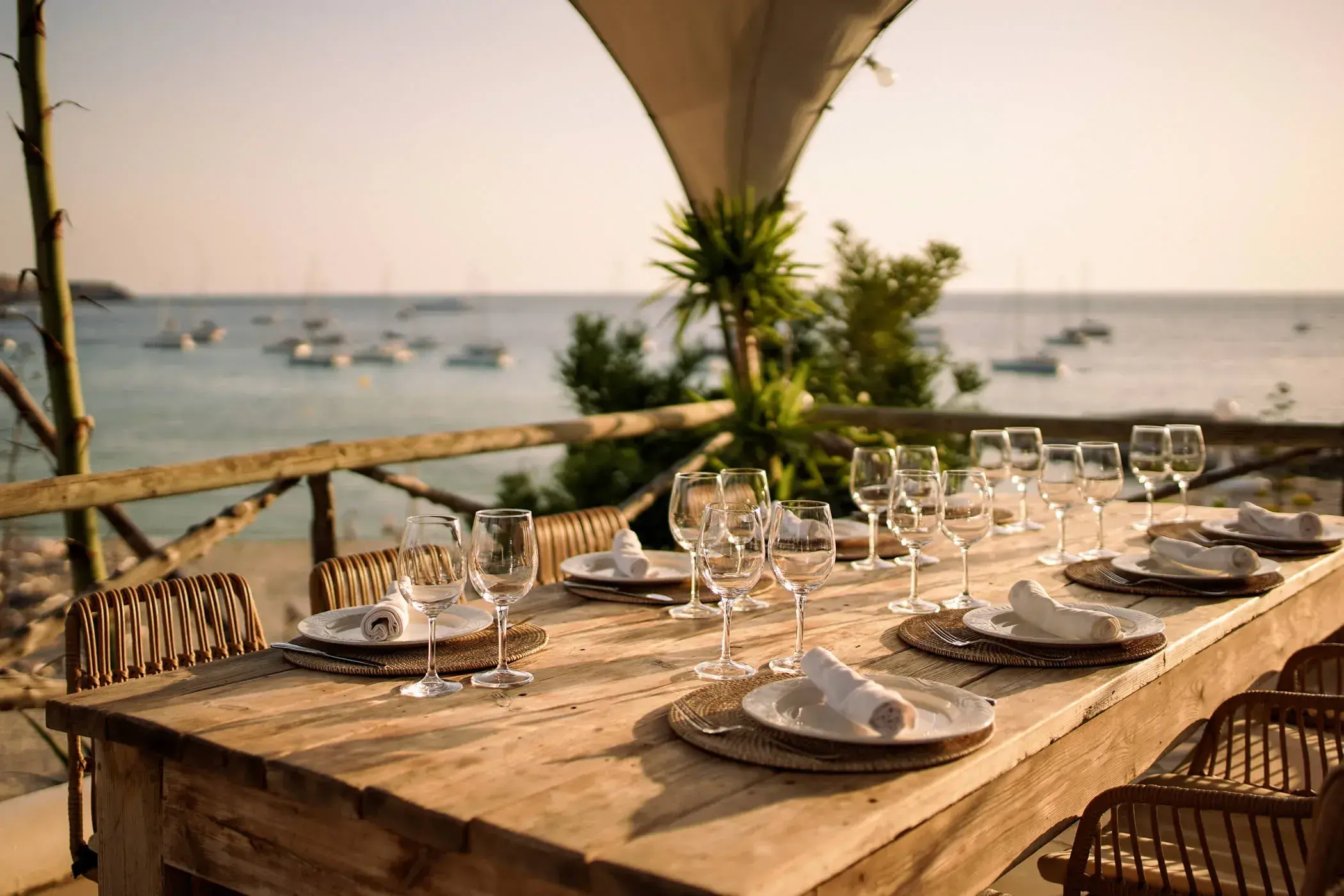 Cas Milà: Set wooden table on the terrace with sea view