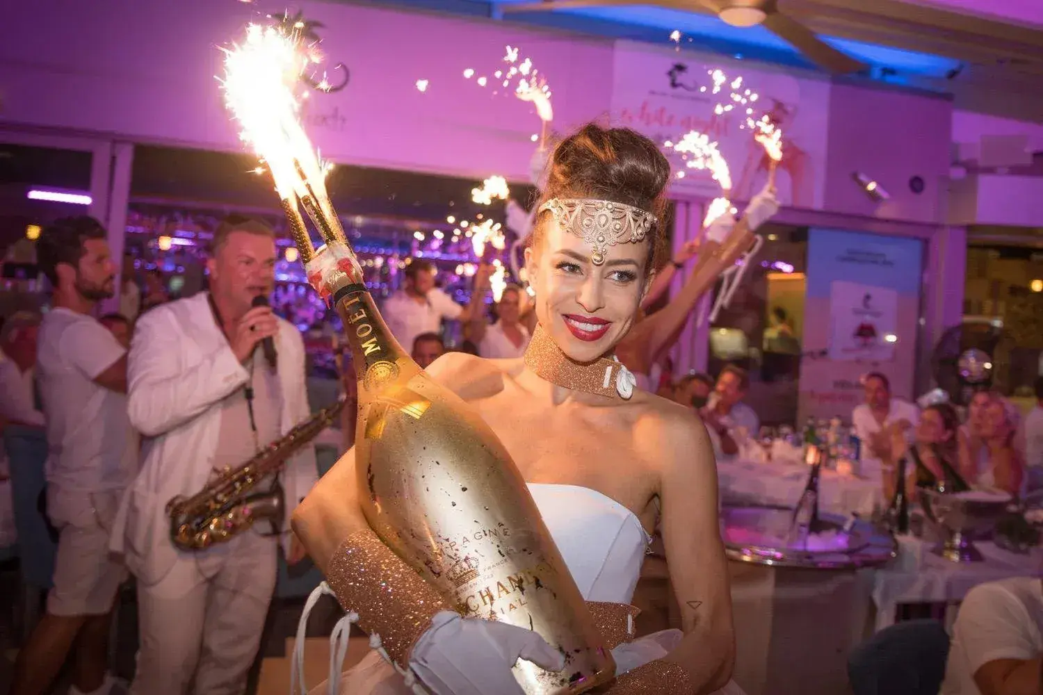 Coco Beach Ibiza: Evening party with sparkler bottle service and saxophonist