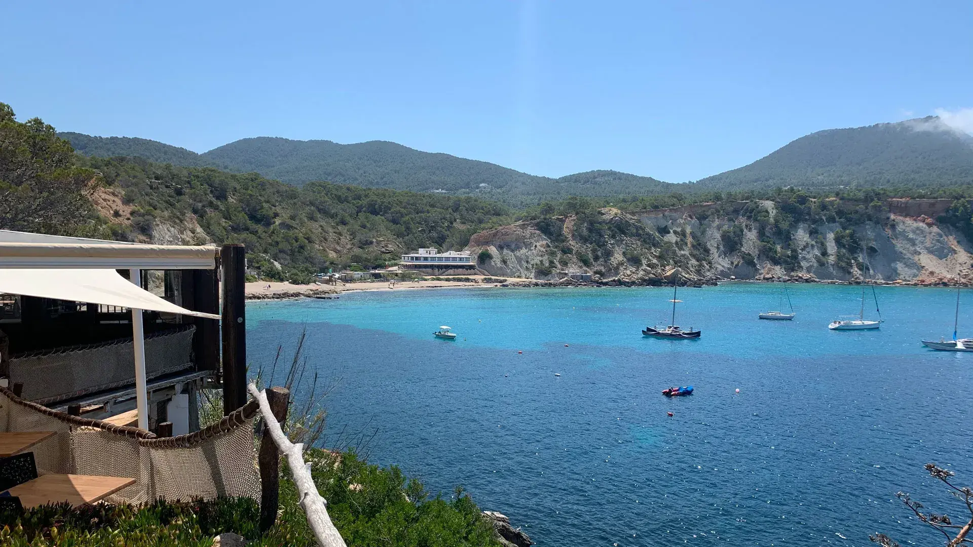 Es Boldado: View over Cala d'Hort bay from the restaurant terrace