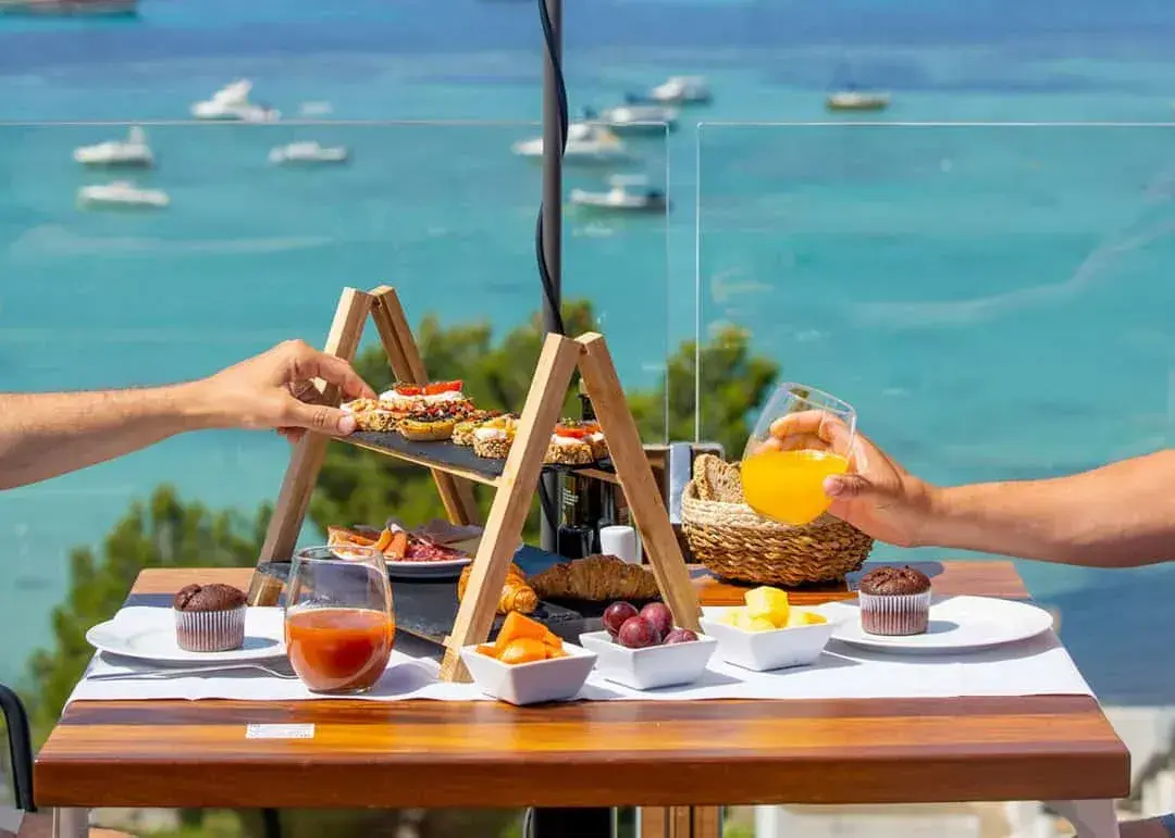 Ocean Drive Talamanca: Brunch spread on the Sky Bar pool terrace above the bay
