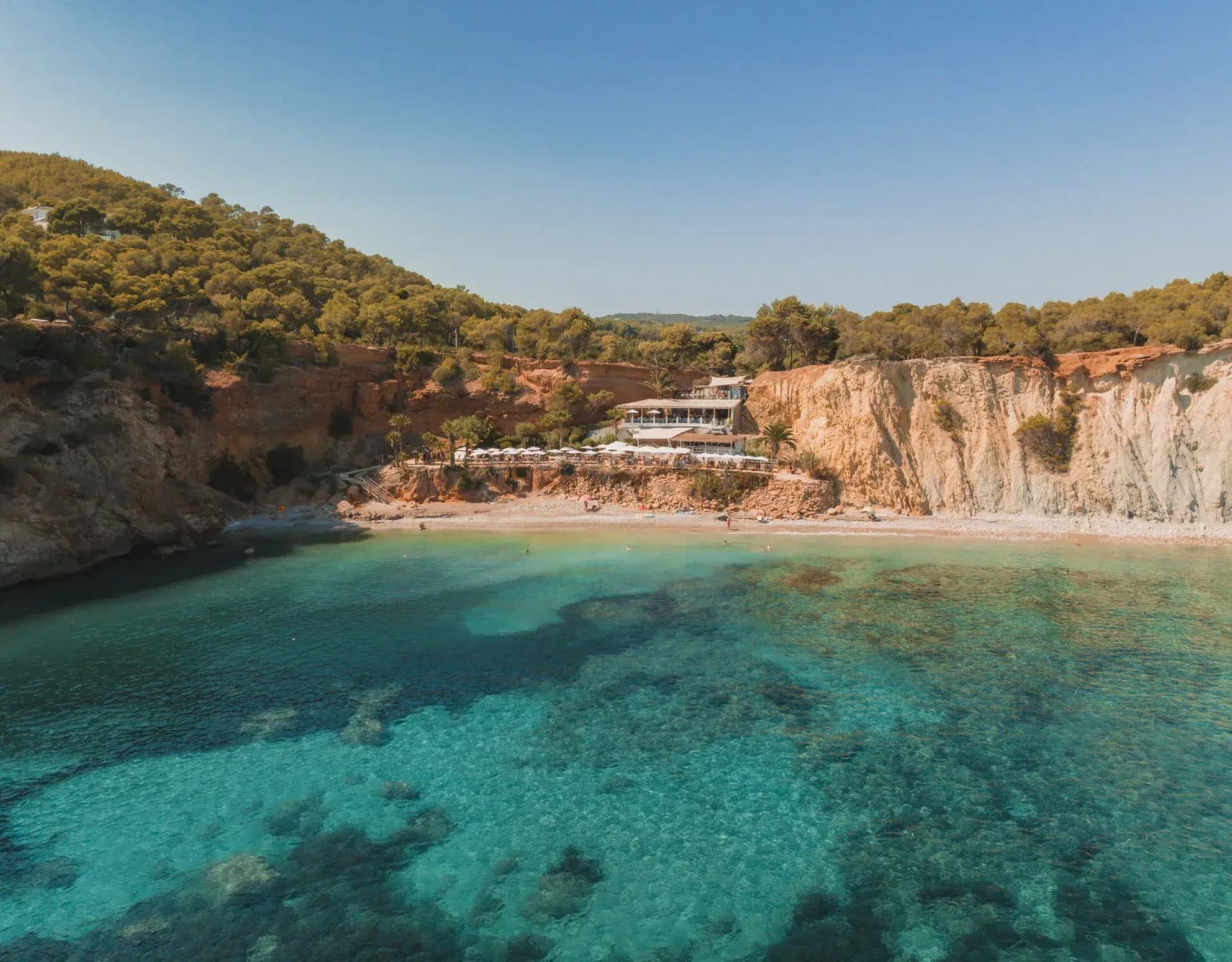 Amante Ibiza: The bay of Sol d'en Serra with Amante on the cliff